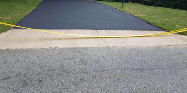 Driveway Sealcoating in Clovis